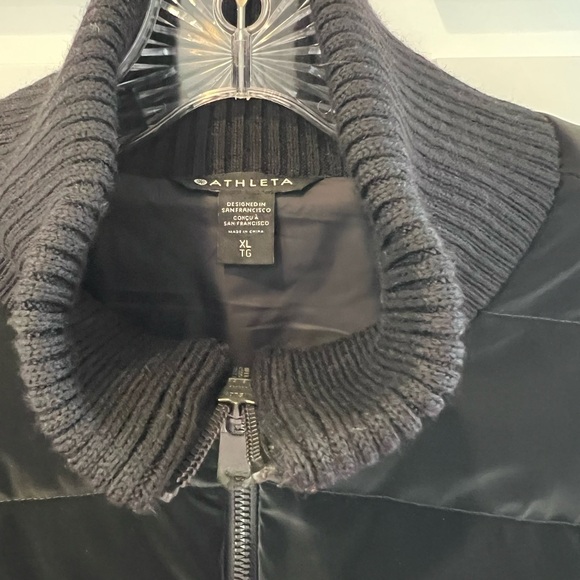 Athleta Hanover Hybrid Jacket Like New - Picture 4 of 5
